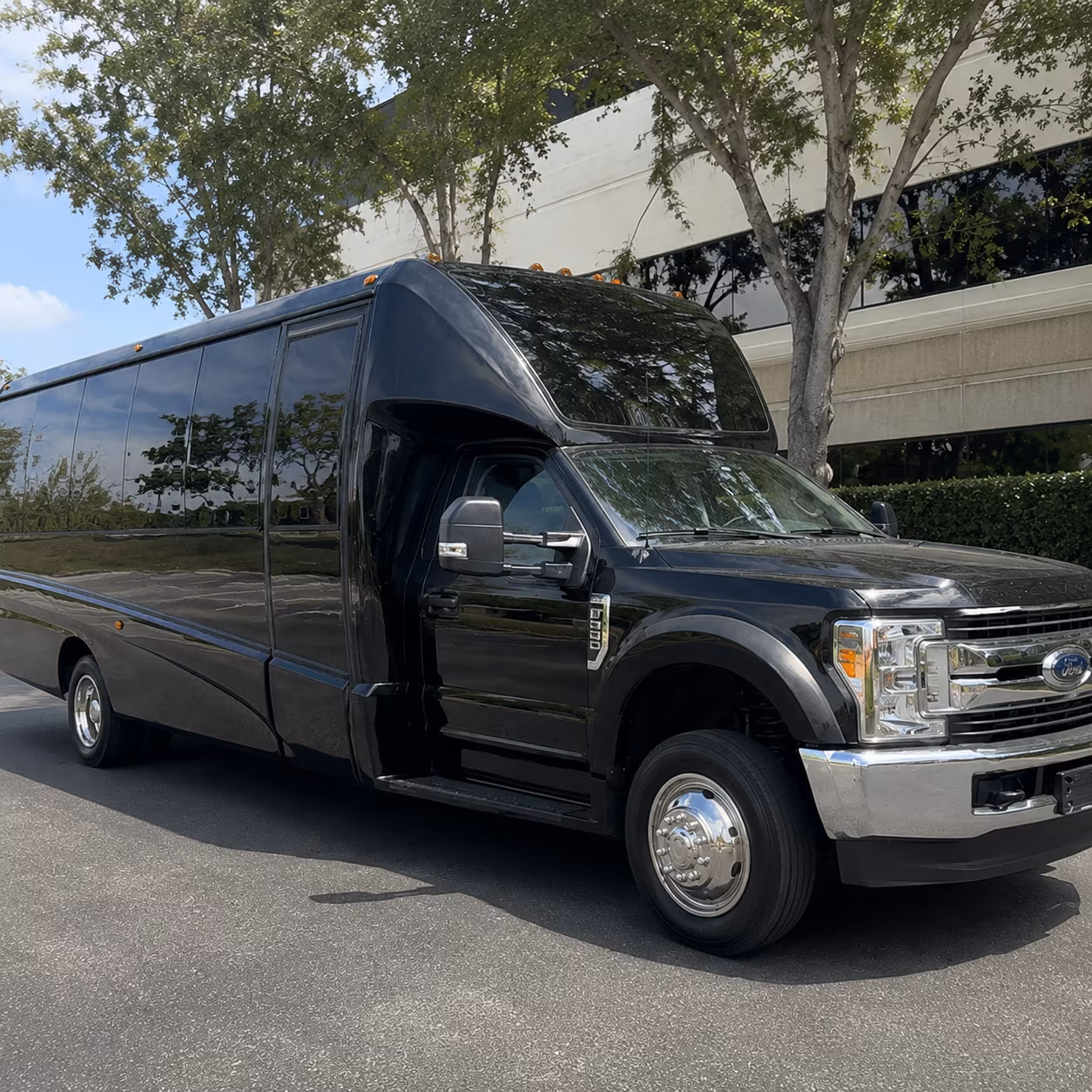 Yuba City Winery Tour & Pub Crawl Transportation
